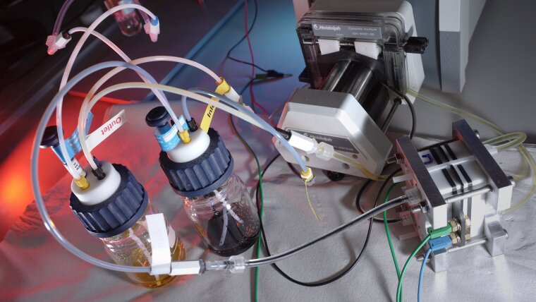 A Redox-Flow-Battery